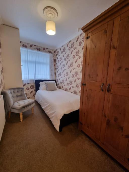 Charming Coastal Bungalow Cayton Eksteriør bilde